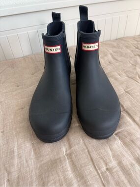 HUNTER WOMENS ORIGINAL CHELSEA MATTE Rain Boots - Size 11 - NAVY BLUE